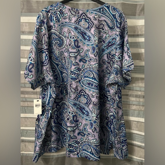 Vera Bradley Scrub Top - Picture 2 of 9